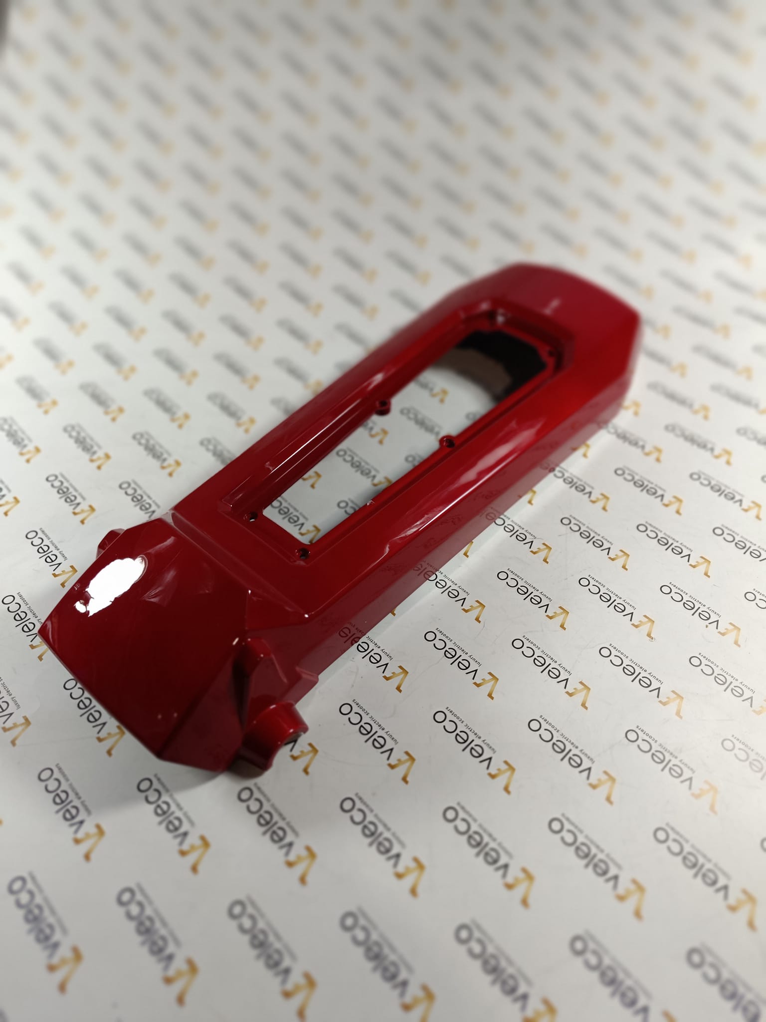 Sprednja plošča rdeča Veleco SHARPY