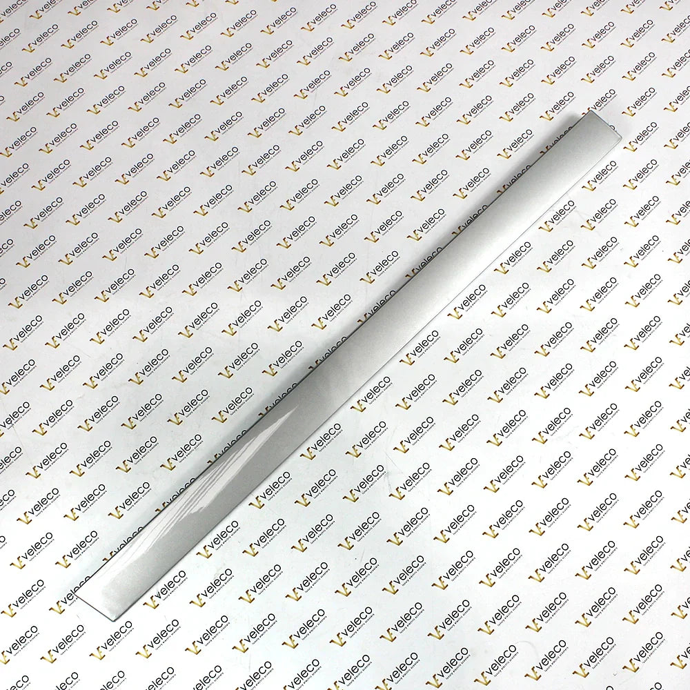 Srebrna desna obroba Veleco Advena