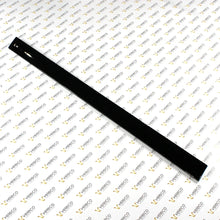 Desni stranski sredinski trak črne barve Veleco Advena