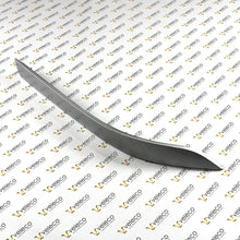 Srebrna sprednja desna obroba Veleco Advena