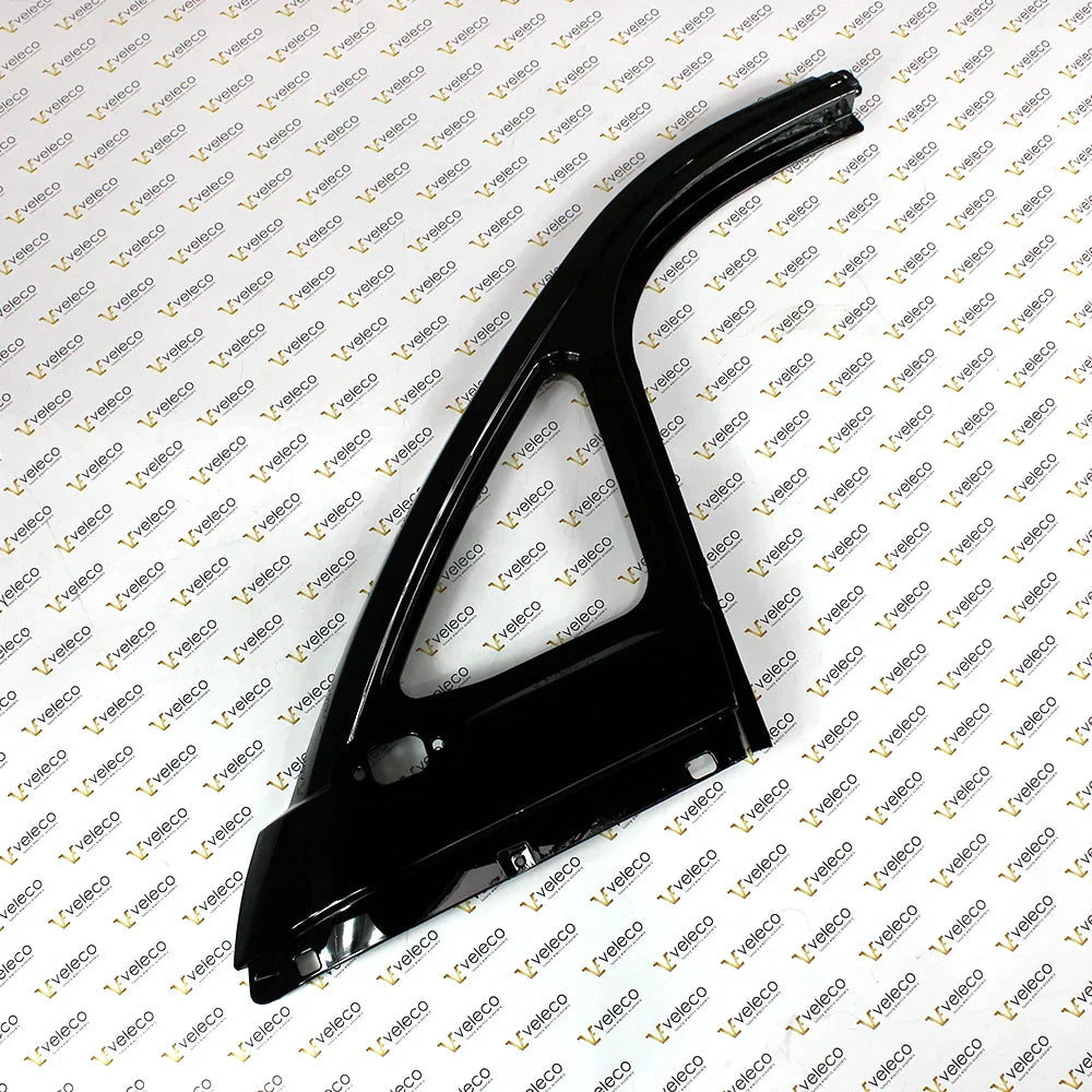 Zgornja sprednja desna stranska plošča črne barve Veleco Advena