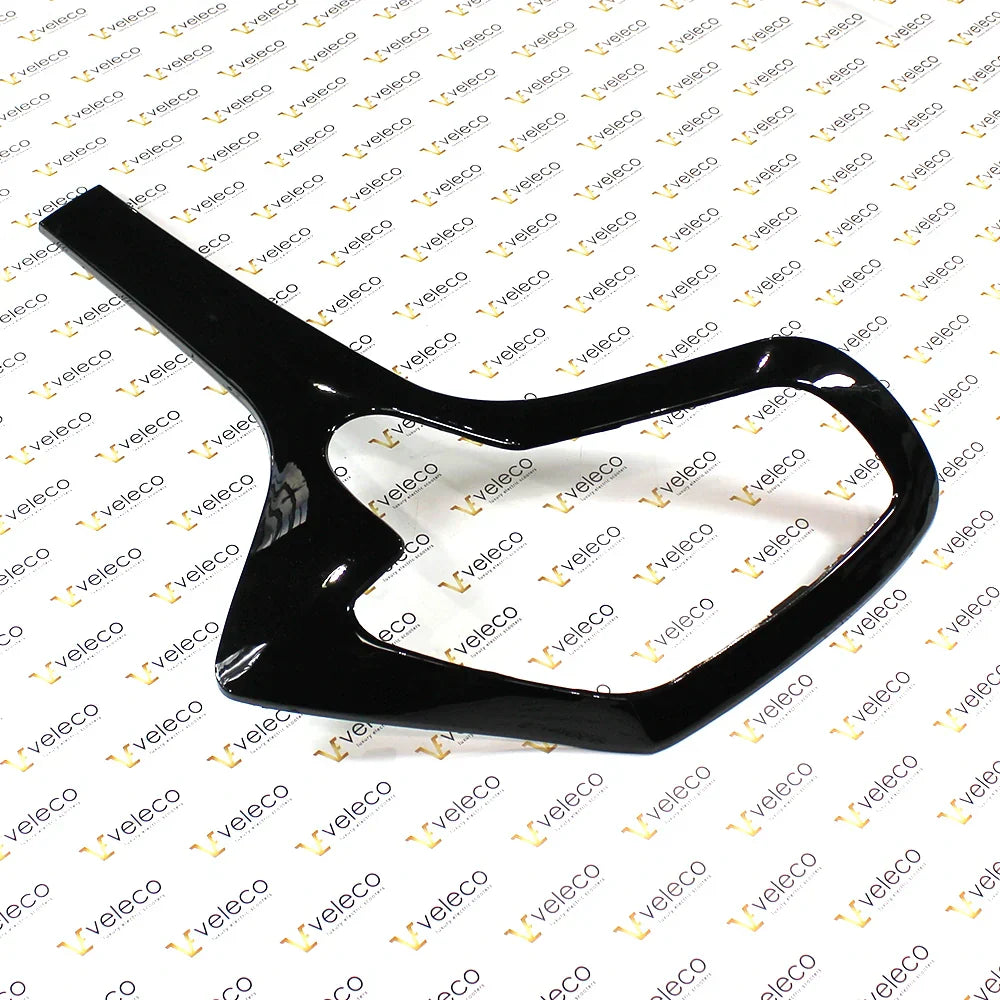 Črn okvir za zadnjo desno luč Veleco Advena