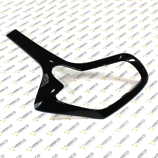 Črn okvir za zadnjo desno luč Veleco Advena