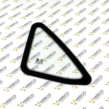 Sprednje okno na desni strani Veleco Advena