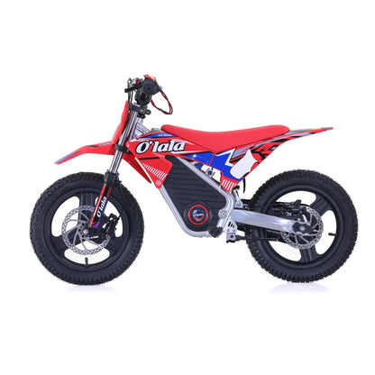 Izdelek je električno kolo, znamke O'lala, model SX E500. Na sliki je vidno kolo v rdeči in modri barvi, z značilnim športnim dizajnom. Ima široke gume in disk zavore, kar nakazuje na njegovo zmogljivost in stabilnost pri vožnji. Sedež je udoben, kar omogoča prijetno vožnjo.