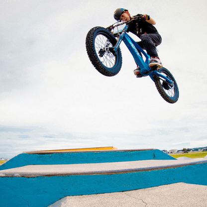 APOLLO EVO RACING 18