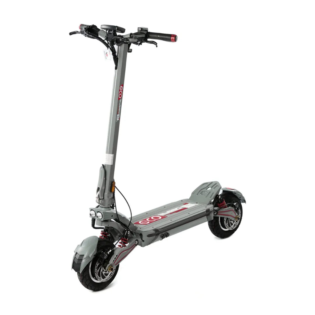 Izdelek na sliki je električni skiro, model Eco Speed 10X V2. Vidna je njegova robustna konstrukcija v sivi barvi, široka platforma za stojišče ter široka kolesa, kar omogoča stabilno vožnjo. Na krmilu so ročaji za upravljanje in gumbi za nadzor hitrosti ter luči. Skupaj daje vtis sodobnega in zmogljivega prevoznega sredstva.