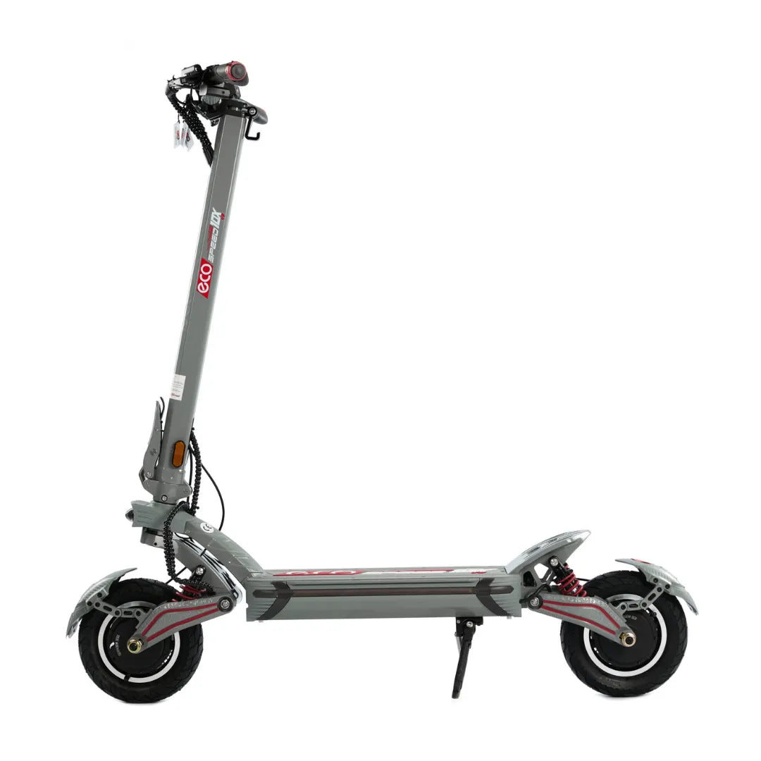 Izdelek na sliki je električni skiro, model Eco Speed 10X V2. Na sliki je prikazan skiro v sivi barvi s širokim stopalom in robustnimi kolesi. Vidni so tudi vzmetni sistemi na zadnjem kolesu, kar nakazuje na boljšo udobnost vožnje. Na vrhu krmila je nameščen nadzorni sistem s prikazovalnikom.