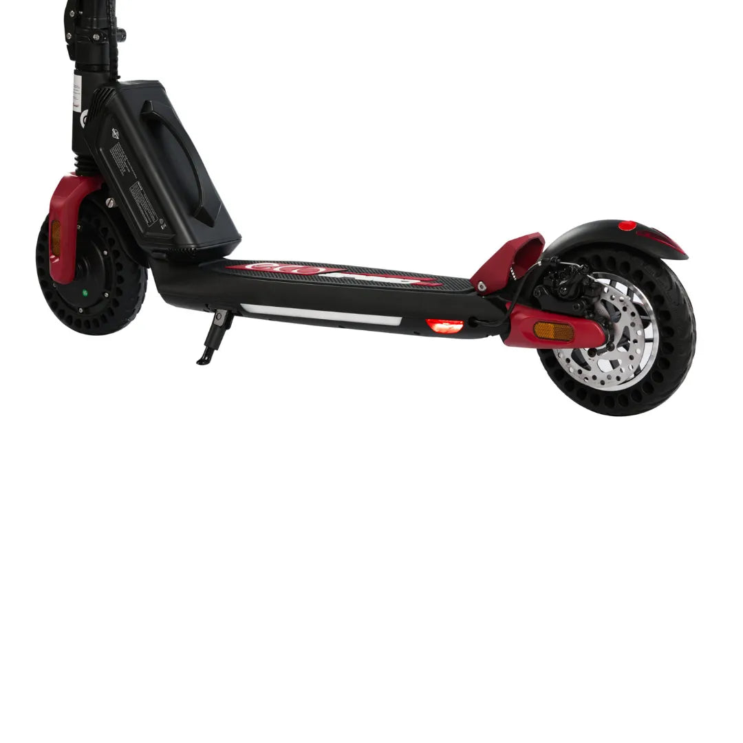 Izdelek je električni skiro, model Eco Speed Mini. Na sliki je prikazana stranska perspektiva skiroja, ki ima črno in rdečo barvno kombinacijo. Vidni so široki kolesi, ena od njih ima disk zavoro, kar nakazuje na dobro zavorno zmogljivost. Na skiroju je tudi vidna baterija ter svetlobni elementi, kar prispeva k varnosti med vožnjo.