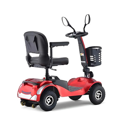 Izdelek je električni mobilni voziček, model Eco Speed Senior. Na sliki je videti voziček v rdeči barvi, opremljen z udobnim sedežem in krmilom. Ima tudi ogledala in košarico za shranjevanje, kar omogoča enostavno uporabo in prevoz manjših predmetov. Kolesa so robustna, kar zagotavlja stabilnost in udobno vožnjo.