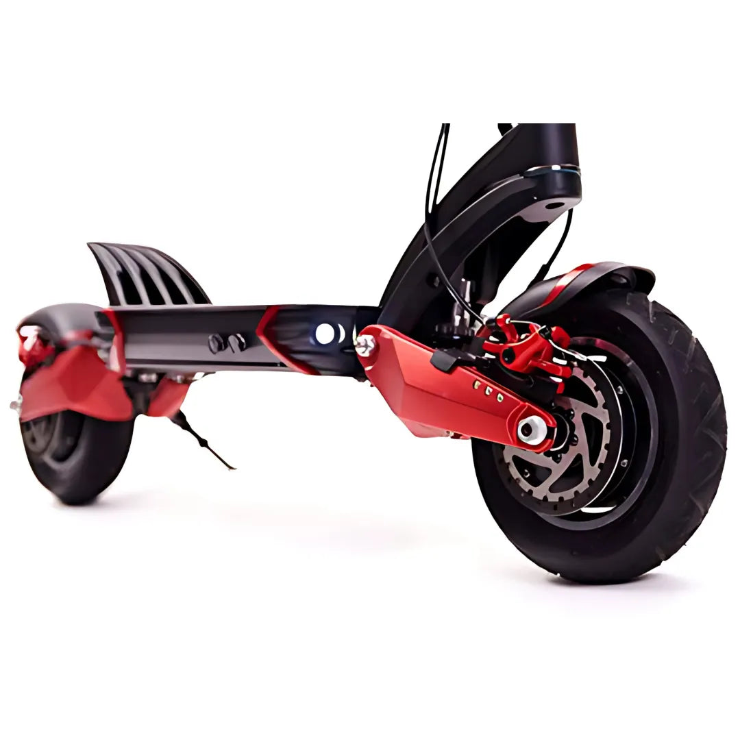 Od blizu posnet Električni skiro Eco Speed 10x Pro, ki prikazuje njegovo elegantno obliko in robustno pnevmatiko.