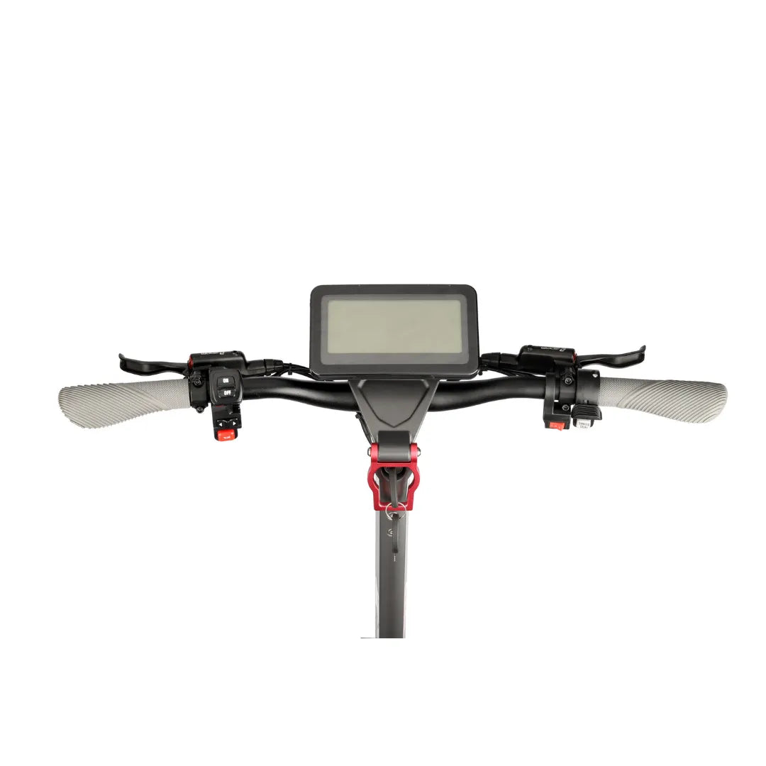 Od blizu prikaz krmila in zaslona električnega skiroja Eco Speed 20x.