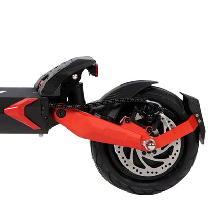 Izdelek na sliki je električni skiro, model Eco Speed 9. Na sliki je prikazan zadnji del skiroja, kjer so vidni rdeči detajli, velika guma in disk zavora. Konstrukcija je robustna, kar nakazuje na dobro stabilnost in zmogljivost med vožnjo.