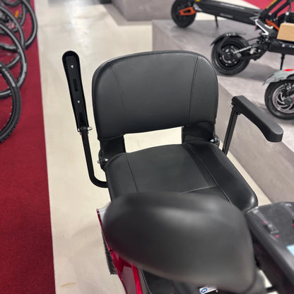 Electric Mobility Scooter Eco Speed Senior features a comfortable black seat with adjustable armrests.