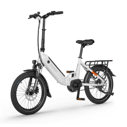 Izdelek na sliki je električno kolo znamke Ecobike, model Rhino Cruise. Kolo ima kompaktno zasnovo z nizkim prečnim prerezom, kar olajša dostopnost. Oprejeno je z dvema kolesoma, sprednjim in zadnjim nosilcem ter pedalom. Na sprednjem delu je vidna luč, kar povečuje varnost pri vožnji. Kolo je v beli barvi in ima moderni videz, primeren za mestno vožnjo.