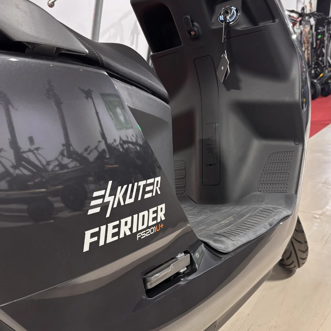 Yadea Fierider