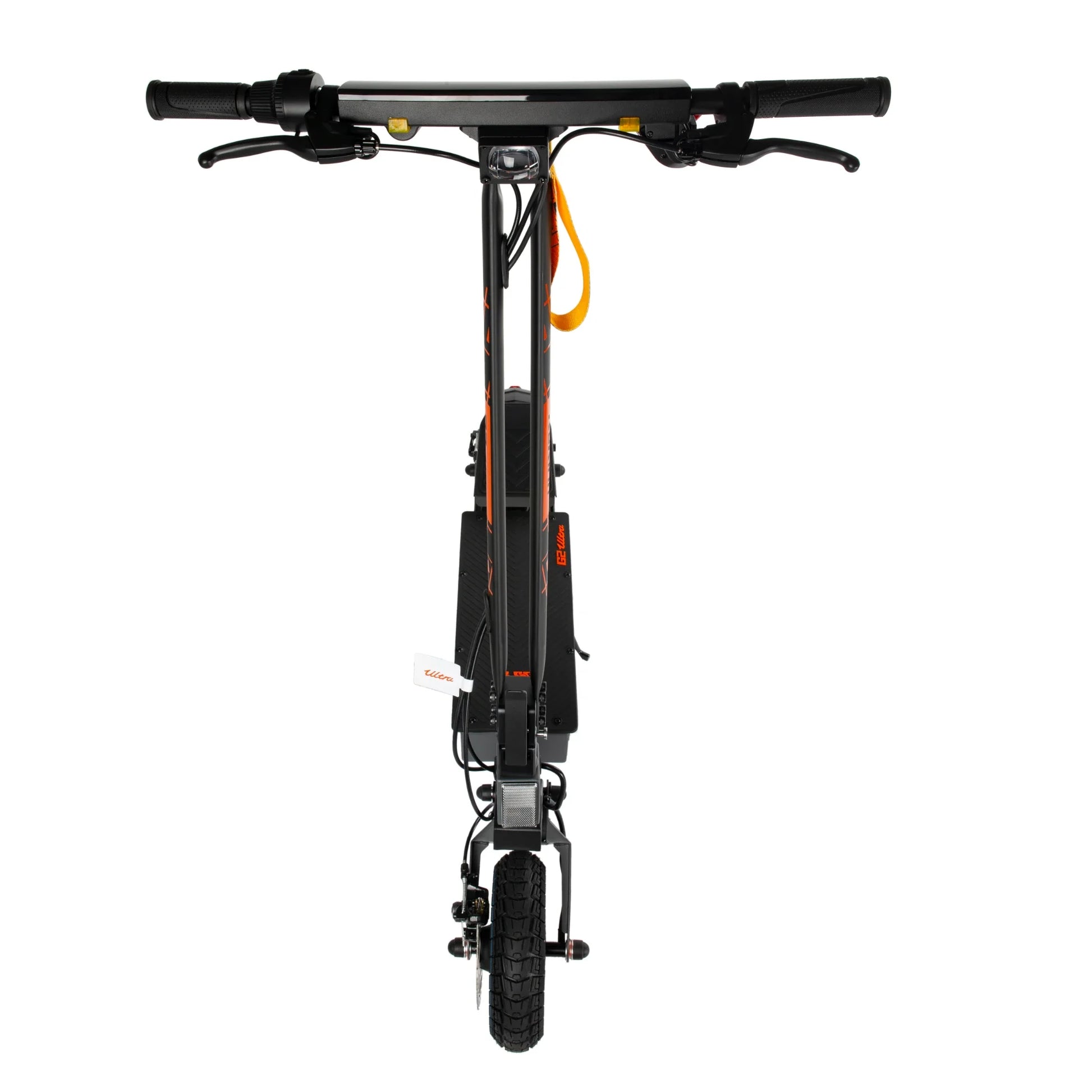 Izdelek na sliki je električni skiro, model Kukirin G2 Ultra. Vidna je sprednja stran skiroja, ki vključuje krmilo z ročaji, luč in zavoro. Na tleh je vidna široka guma, kar nakazuje na stabilnost in udobje pri vožnji. Skupna zasnova je moderna in funkcionalna, kar je značilno za električne skiroje.