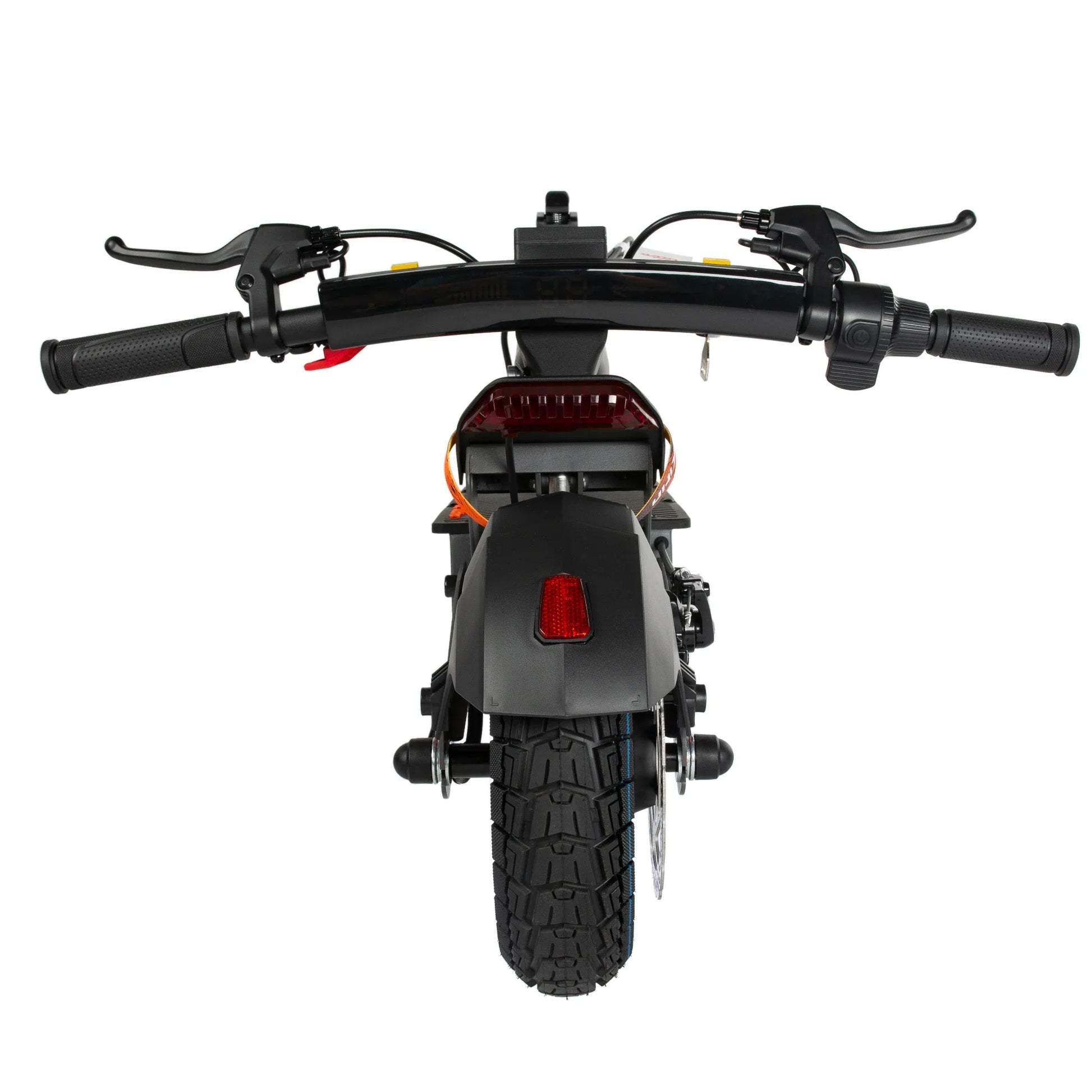 Izdelek je električni skiro znamke Kukirin, model G2 Ultra. Na sliki je prikazan pogled od spredaj, kjer so vidni krmili, zavorni ročici in zadnje kolo s profilirano pnevmatiko. V ozadju je tudi rdeča luč, kar nakazuje na varnostne funkcije skiroja. Celoten dizajn je eleganten in športen, kar nakazuje na njegovo uporabnost v urbanem okolju.