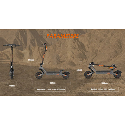 Izdelek na sliki je električni skiro znamke Kukirin, model G2 Ultra. Na sliki so prikazani različni vidiki skiroja, vključno z njegovimi dimenzijami tako v razširjeni kot tudi v zloženi obliki. Skorajda celotna slika je v naravnem okolju, kar daje občutek za terensko uporabo. Dimenzije so jasno označene, kar omogoča enostavno razumevanje velikosti skiroja.