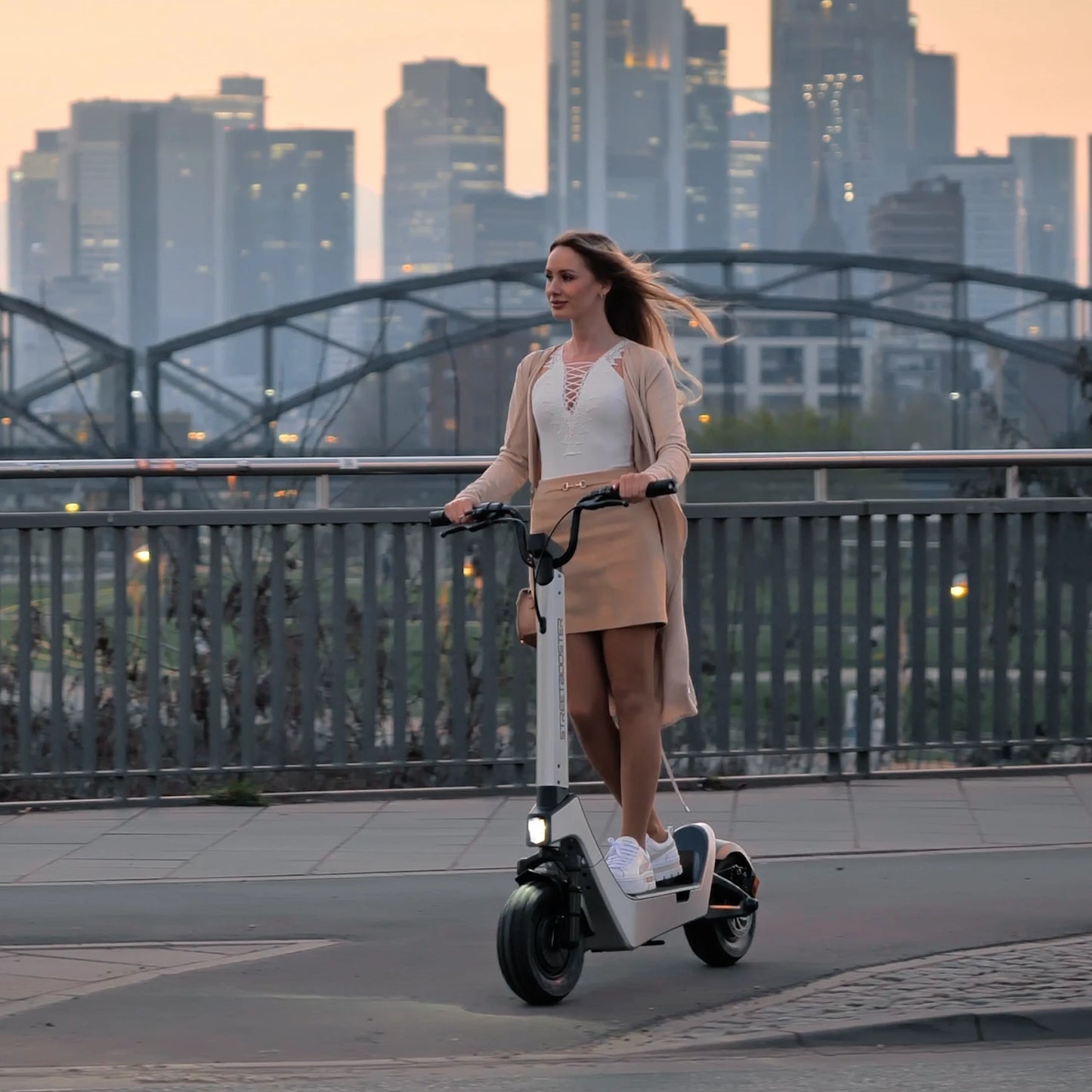 StreetBooster Pollux