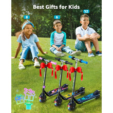 Na sliki je prikazan električni skiro znamke Gyroor, model H30 Max. V ospredju so trije skiroji, okrašeni z rdečimi pentljami, kar nakazuje, da so primerni kot darila. V ozadju so trije otroci, ki uživajo na travniku, kar dodaja veselo vzdušje. Skiriji imajo svetleče se kolesa in različne barvne motive na platformah.