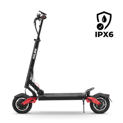 Stranski pogled električnega skiroja Hiley Tiger Max Gtr, ki se ponaša z elegantnim dizajnom in oceno IPX6.