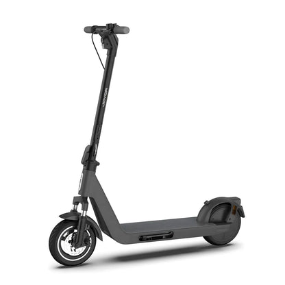 Izdelek na sliki je električni skiro, znamke Joyor, model Litego. Na sliki je prikazan skiro v temno sivi barvi, s preprosto in elegantno obliko. Ima široko platformo za stojišče, ergonomsko oblikovana ročaja ter sprednje in zadnje kolo, kar omogoča udobno vožnjo.