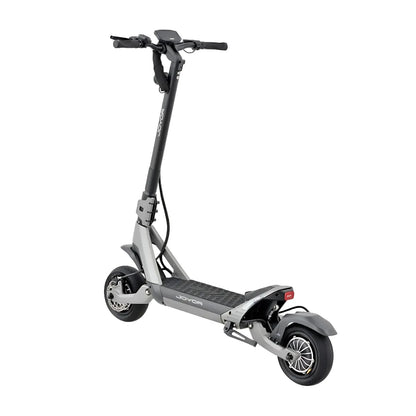 Električni skiro Joyor Luxerider v elegantni sivi obliki, ki prikazuje njegove sodobne lastnosti in kolesa.
