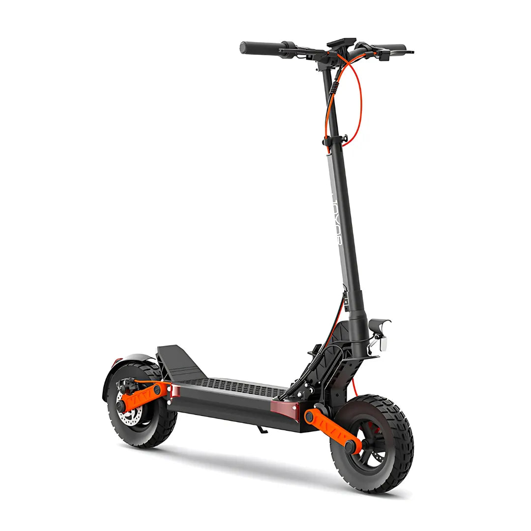 Izdelek na sliki je električni skiro znamke Joyor, model S5 Z. Na sliki je prikazan skiro s črno in oranžno barvno kombinacijo, širokimi pnevmatikami in robustno konstrukcijo. Vidni so tudi krmili s prijetnimi ročaji ter prostor za stopala, kar nakazuje na udobno vožnjo.