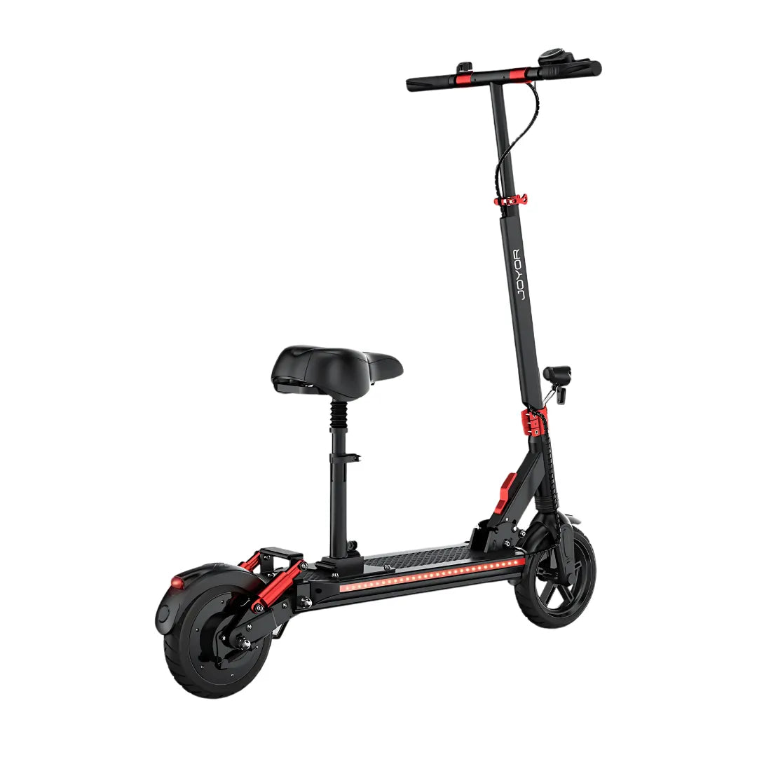 Izdelek je električni skiro, znamke Joyor, model G5. Na sliki je prikazan skiro s črno in rdečo barvno kombinacijo, ki ima sedež in široko platformo za stojanje. Prednji del skiroja vključuje krmilo z nadzorno enoto, kar omogoča enostavno upravljanje med vožnjo.