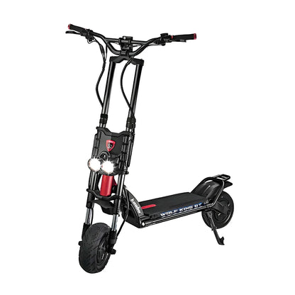 Električni skiro Kaabo Wolf King GT Pro z elegantno obliko in robustnimi pnevmatikami.