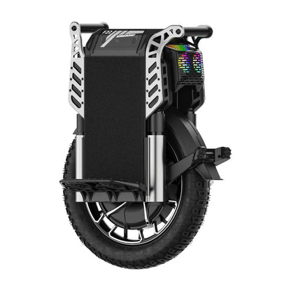 Izdelek na sliki je električni monocikel, model Kingsong F22 Pro. Vidna je robustna konstrukcija z velikim kolesom, ki je opremljeno z gumami za različne terene. Na sprednjem delu se nahaja zaslon, ki prikazuje informacije o vožnji, ter svetlobni elementi, ki dodajajo estetski videz. Monocikel je zasnovan za udobno in dinamično vožnjo.