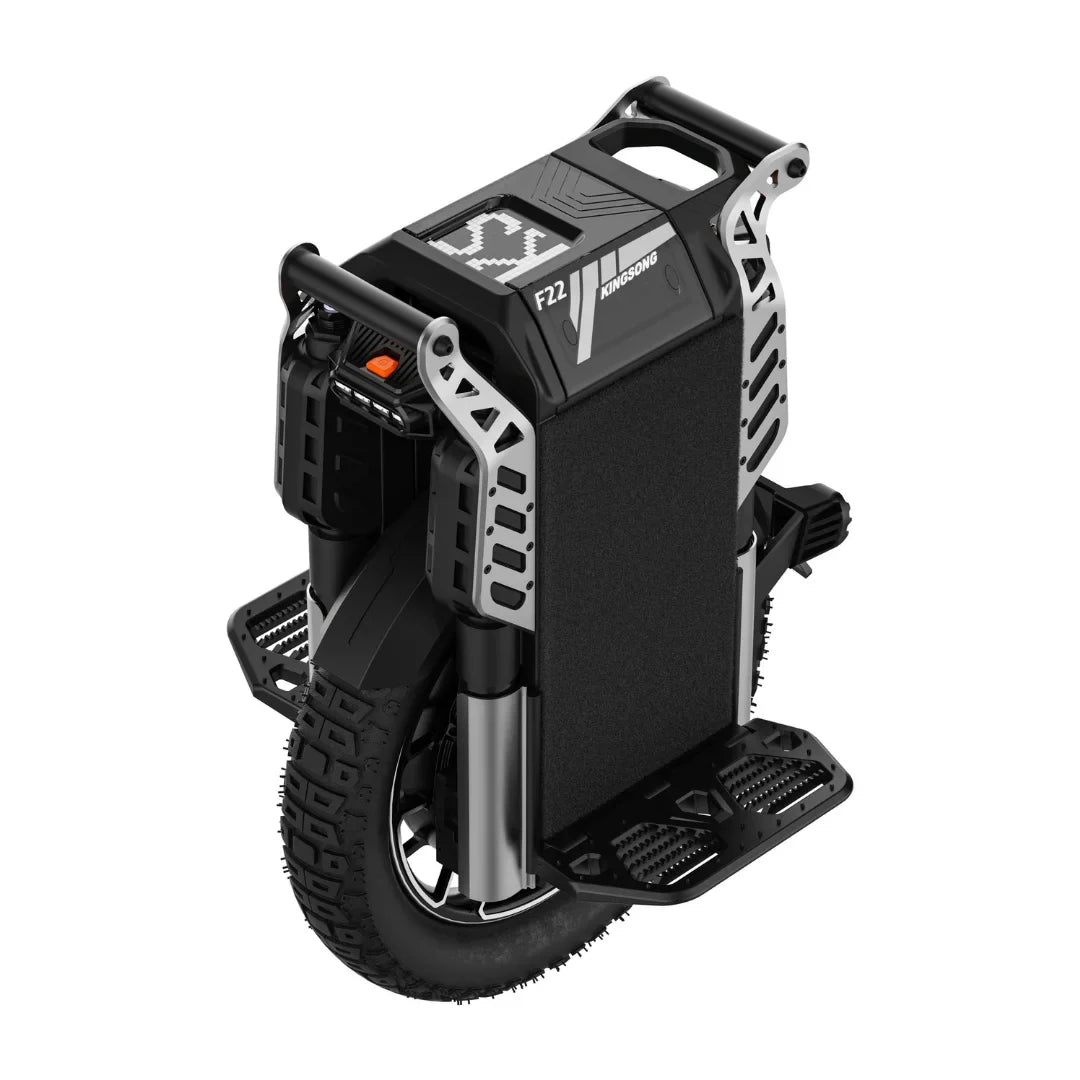 Izdelek na sliki je električni monocikel, model Kingsong F22 Pro. Na sliki je prikazan monocikel v pokončni poziciji, s črno in srebrno barvno kombinacijo ter robustnim dizajnom. Vidni so tudi ročaji za lažje prenašanje in široko kolo, kar nakazuje na njegovo stabilnost in zmogljivost pri vožnji.