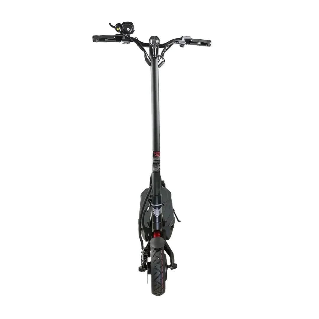 Izdelek je električni skiro, znamke Kaabo, model Mantis 10 Plus. Na sliki je prikazan sprednji del skiroja, ki vključuje krmilo, ročice za upravljanje in sprednje kolo. Barva skiroja je temna, material pa deluje robustno, kar nakazuje na dobro vzdržljivost. Na krmilu je vidna tudi lučka, kar je značilno za električne skiroje.