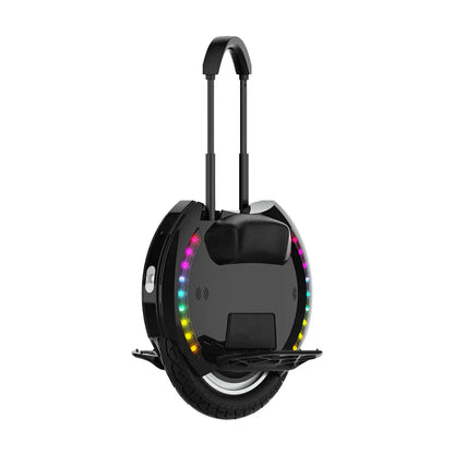 Izdelek na sliki je električni unicycle, znamke Kingsong, model 14D. Vidna je okrogla konstrukcija z enim kolesom, ki ima na sprednjem delu vgrajeno LED osvetlitev v različnih barvah. Na vrhu so ročaji za lažje prenašanje, spodaj pa je vidna guma, ki omogoča vožnjo. Celoten dizajn je eleganten in sodoben, kar daje občutek o inovativnosti in funkcionalnosti izdelka.