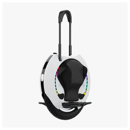 Izdelek je električni unicycle, znamke Kingsong, model 16S. Na sliki je vidna bela enoslednica s črnim sedežem in ročajem, ki omogoča lažje prenašanje. Kolesa so opremljena s svetlobnimi elementi, ki dodajajo estetski pridih.