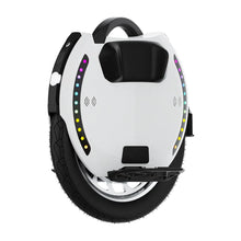Električni monocikel Kingsong 18L z elegantnim dizajnom in barvitimi LED lučmi ob strani.