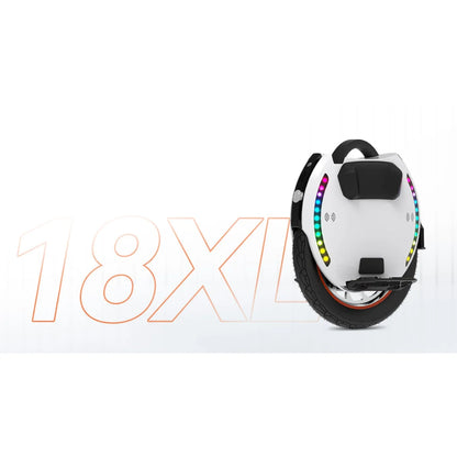 Izdelek na sliki je električni unicycle, znamke Kingsong, model 18XL. Na sliki je prikazana bela električna enokolesnica s širokim kolesom in barvnimi LED lučmi ob robu. Ima tudi ročaj za prenašanje in platformo za stopala, kar omogoča udobno vožnjo.