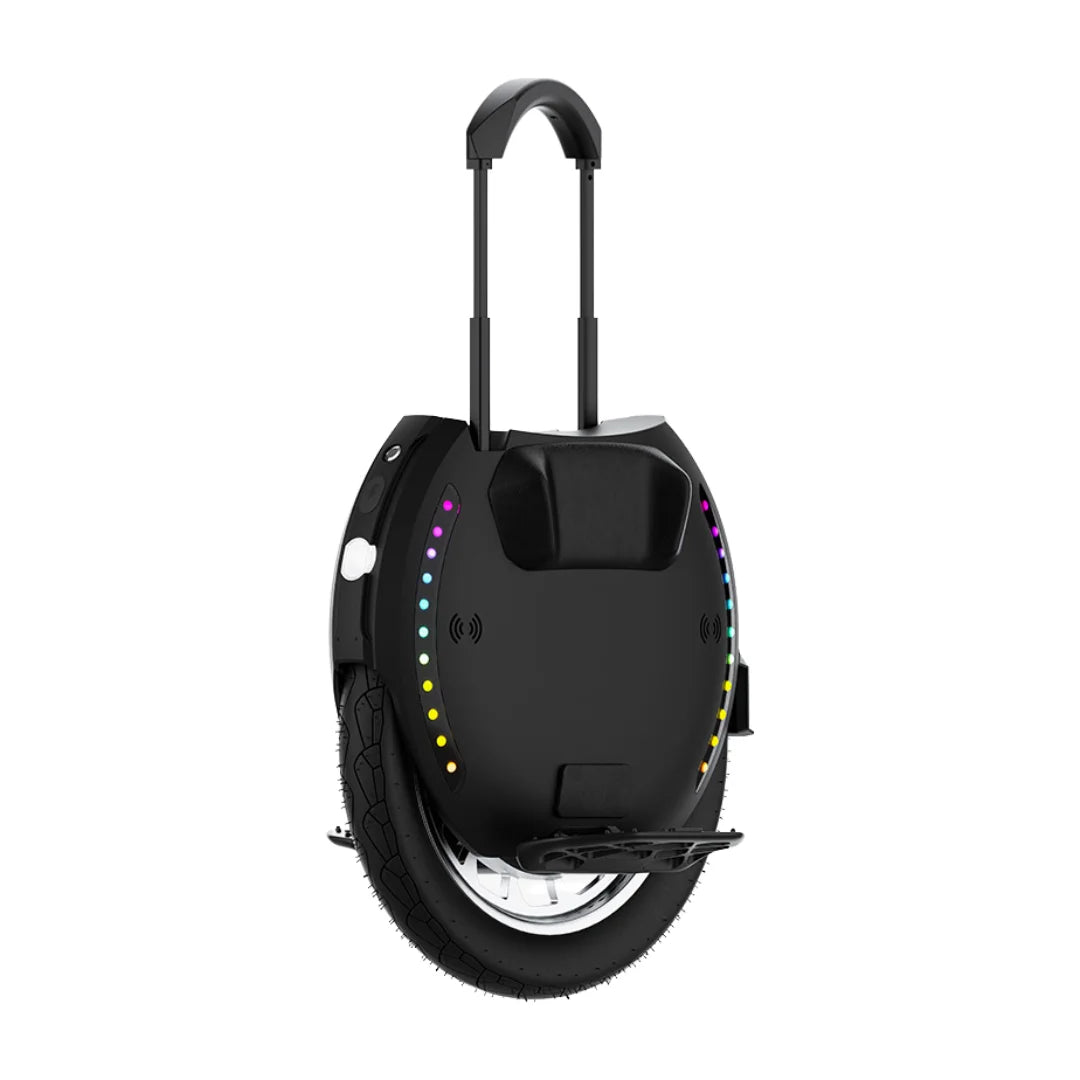 Izdelek je električni unicycle, znamke Kingsong, model 18XL. Na sliki je vidna elegantna črna naprava z enim kolesom, ki ima na sprednji strani LED luči v različnih barvah. Na vrhu je ročaj za enostavno prenašanje, spodaj pa je vidna guma, ki je primerna za različne terene.