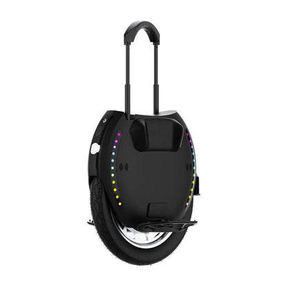 Izdelek je električni unicycle, znamke Kingsong, model 18XL. Na sliki je vidna elegantna črna naprava z enim kolesom, ki ima na sprednji strani LED luči v različnih barvah. Na vrhu je ročaj za enostavno prenašanje, spodaj pa je vidna guma, ki je primerna za različne terene.