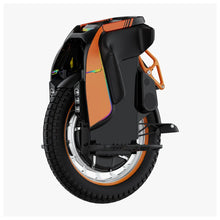 Izdelek je električni monocikel, znamke Kingsong, model S19 Pro. Na sliki je prikazan monocikel v stranskem pogledu, ki ima robustno kolo s profilom za boljšo oprijemljivost. Barvna kombinacija vključuje oranžno in črno, vidni so tudi detajli, kot so luči in sedež, kar nakazuje na udobno vožnjo.