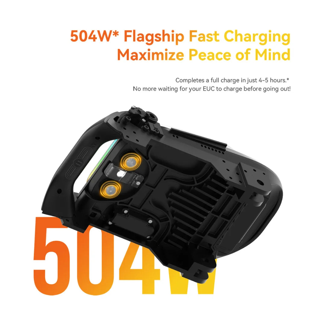 Izdelek je električni monocikel, znamke Kingsong, model S19 Pro. Na sliki je prikazana spodnja stran monocikla, kjer so vidni detajli, kot so svetlobni indikatorji in del sistema za hitro polnjenje. Omenjena je tudi moč polnjenja 504W, kar omogoča hitro polnjenje v 4-5 urah.