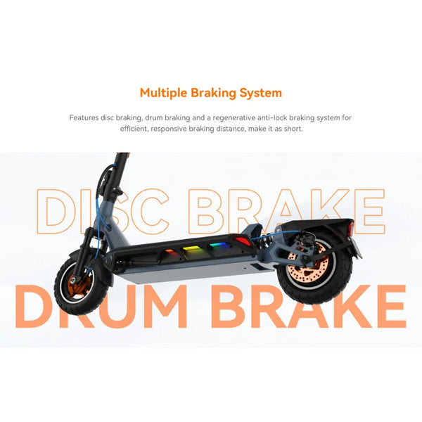 Izdelek je električni skiro, znamke Kingsong, model N12 Pro. Na sliki je prikazan skiro s poudarkom na njegovem sistemu zaviranja, ki vključuje disk in bobnasto zaviranje ter regenerativni sistem proti blokadi. Vidna je tudi barvna osvetlitev na platformi skiroja, kar dodaja estetski element.