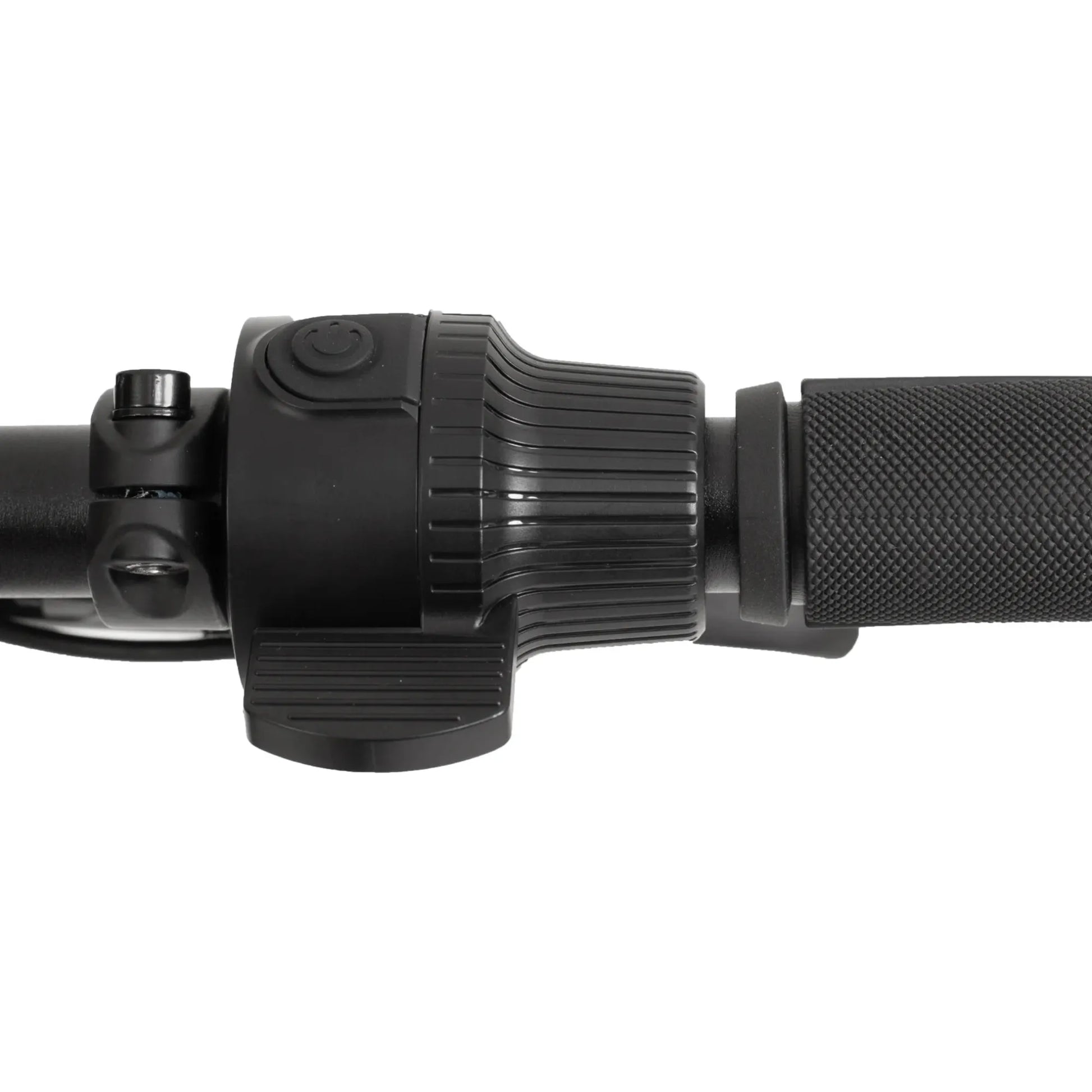 Izdelek je električni skiro, model Kukirin G2. Na sliki je prikazan del krmila, kjer je vidna ročica za plin z gumbom za vklop in teksturiran ročaj, kar omogoča boljši oprijem. Barva je pretežno črna, kar daje skiroju sodoben videz.