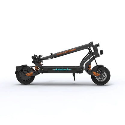 Zložen električni skiro Kukirin G2 Master z elegantnim črnim dizajnom in oranžnimi poudarki.