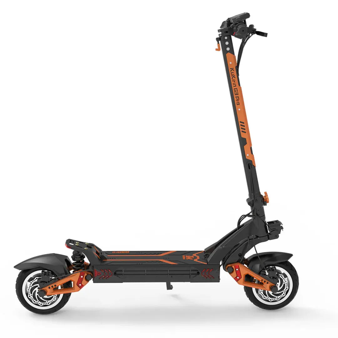 Električni skiro Kukirin G3 Pro z elegantnim dizajnom in velikimi kolesi, pripravljen za vožnjo.