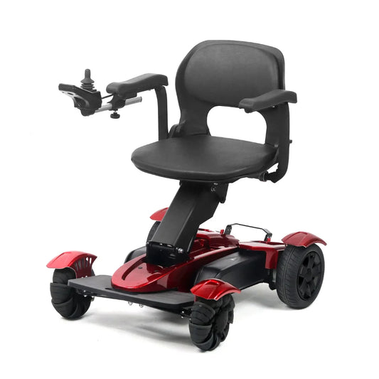 Izdelek je električni mobilni voziček, model Mijo MD08. Na sliki je prikazan voziček v rdeči barvi, opremljen s širokim sedežem in naslonjali za roke. Ima štiri kolesa, kar omogoča stabilno vožnjo, ter krmiljenje s pomočjo ročice. Oblika vozička je kompaktna, kar olajša manevriranje v manjših prostorih.