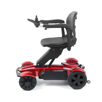 Izdelek je električni mobilni voziček, model Mijo MD08. Na sliki je videti voziček v rdeči barvi, ki ima udobno sedežno površino in naslone za roke. Opremljen je z upravljalno palico, ki omogoča enostavno manevriranje, ter širokimi kolesi za stabilnost.