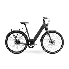Električno kolo Ms Energy C300 v elegantni črni obliki z nizkim okvirjem in disk zavorami.