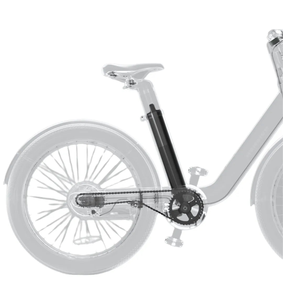 Izdelek je električno kolo, znamke MS Energy, model Cityzen C102. Na sliki je del kolesa, ki prikazuje okvir, sedež in zadnje kolo. Vidna je tudi pogonska enota in verižnik, kar nakazuje na električni sistem, ki omogoča pomoč pri vožnji. Kolo ima sodoben dizajn, kar je značilno za mestna električna kolesa.